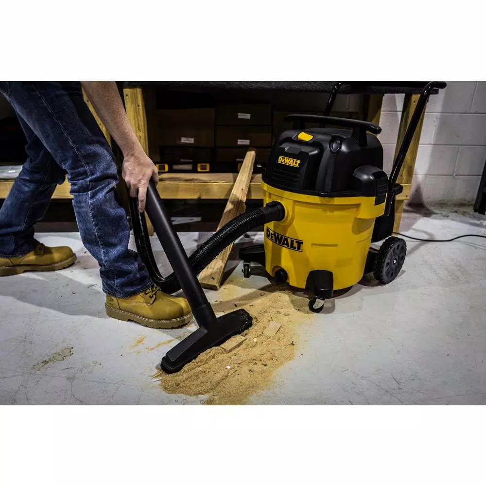 Wet & Dry Vacuums DEWALT 14 Gal. Poly Wet/Dry Vac 9 Wet & Dry Vacuums DEWALT 14 Gal. Poly Wet/Dry Vac - Image 7